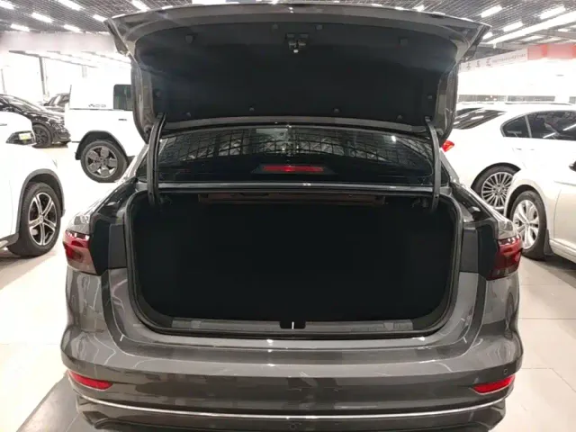 Geely Emgrand — Фото автомобиля 18