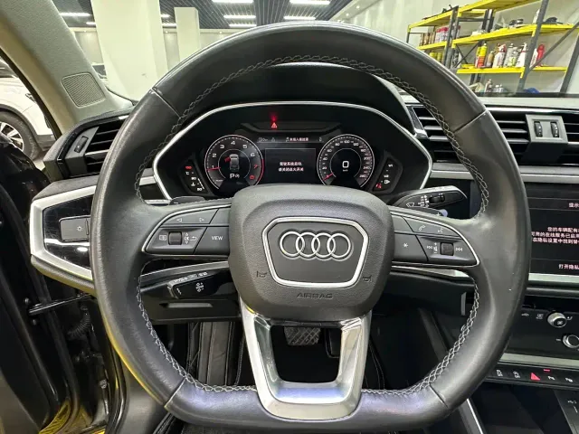 Audi Q3 — Фото автомобиля 10