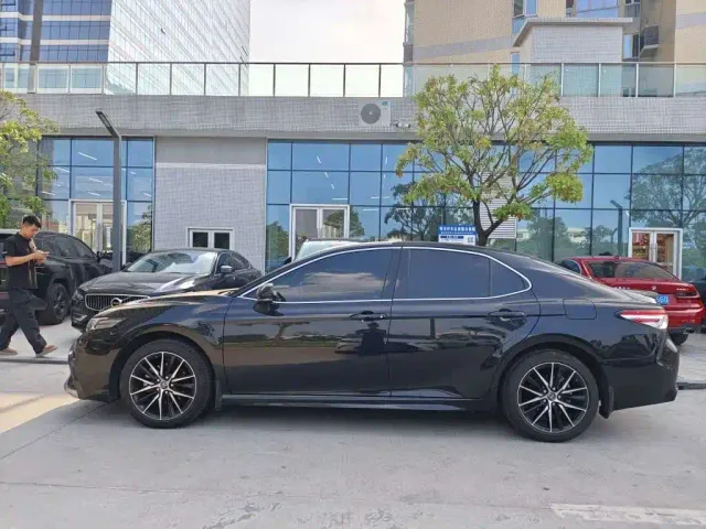 Toyota Camry — Фото автомобиля 3