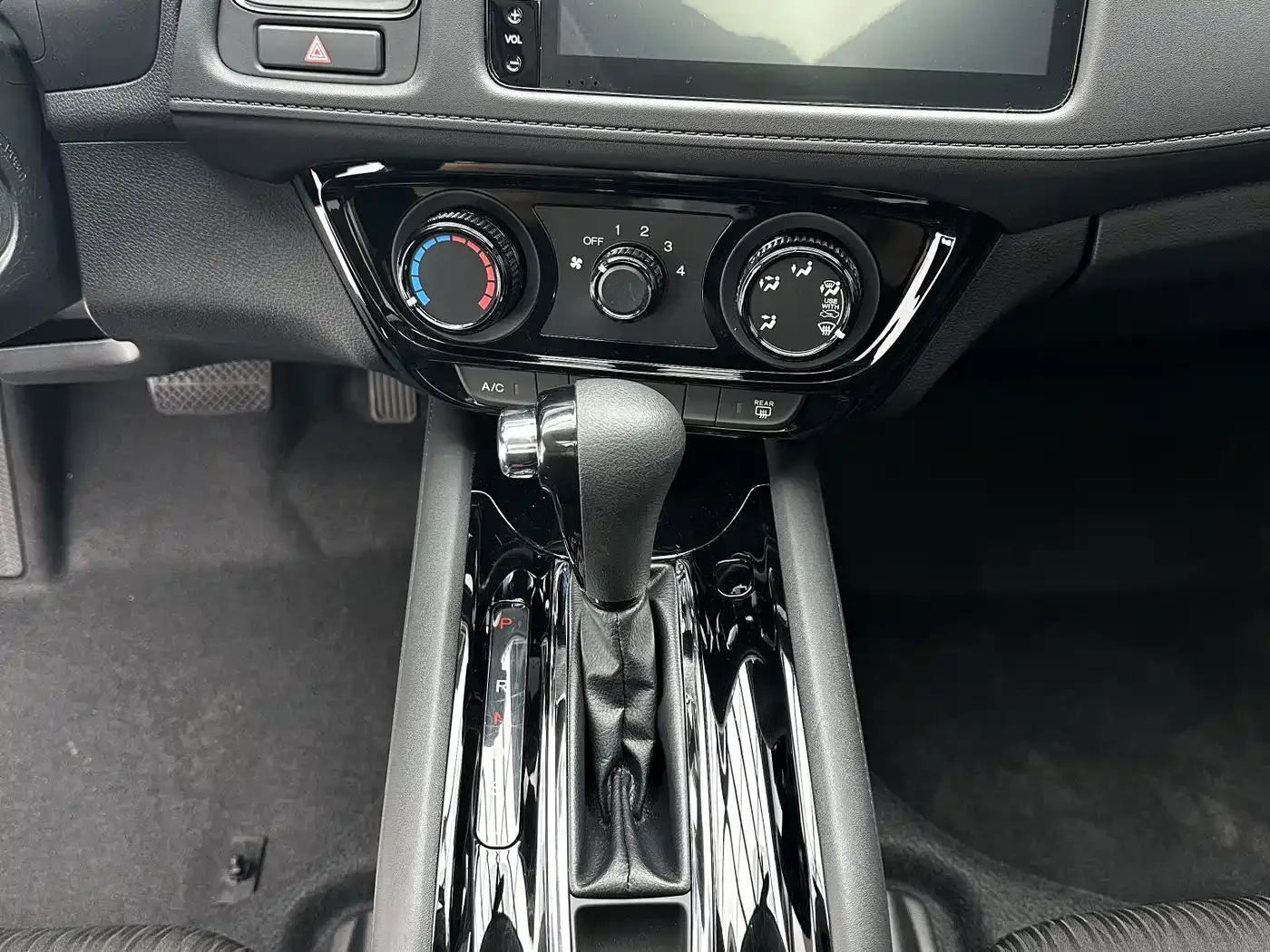 Honda Vezel 2020 1.5L CVT Pioneer — Фото автомобиля 13