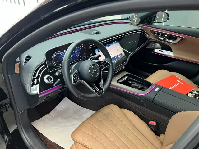 Mercedes-Benz E-Class — Фото автомобиля 4