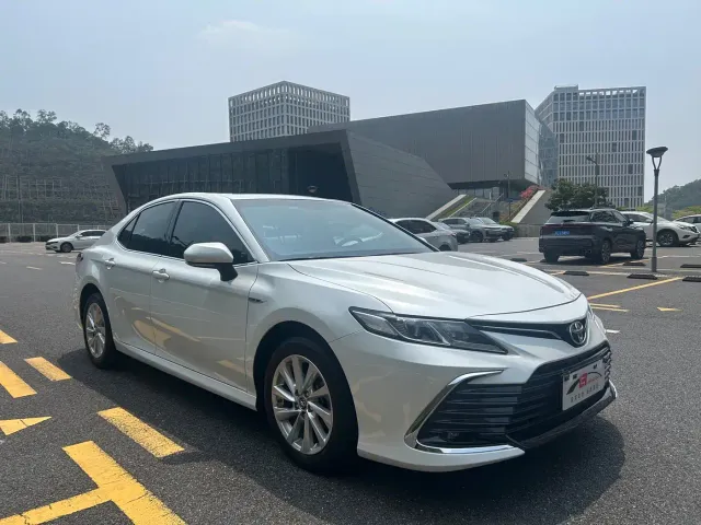 Toyota Camry — Фото автомобиля 3