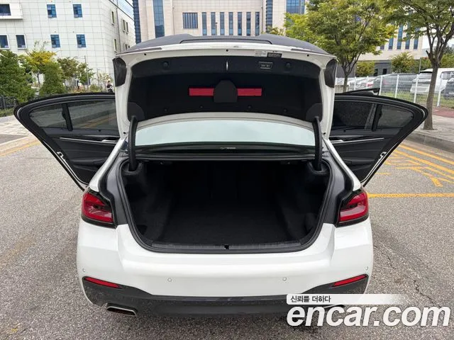 BMW 5 Series G30 — Фото автомобиля 7
