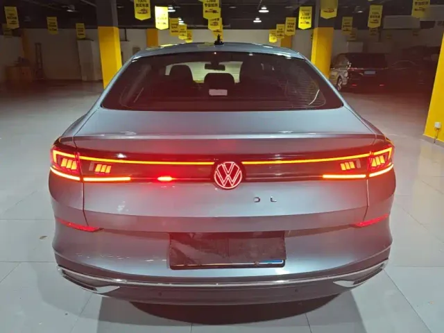 Volkswagen Lamando — Фото автомобиля 5