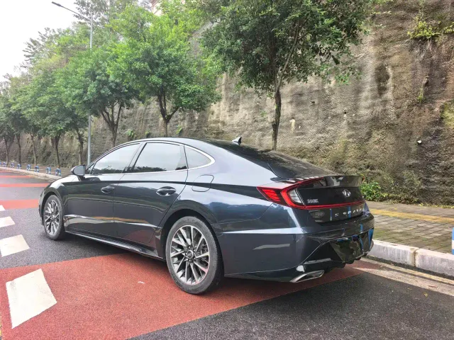 Hyundai Sonata — Фото автомобиля 5