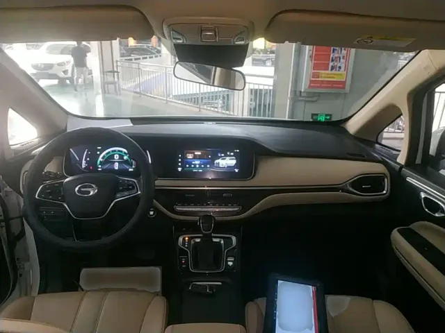 GAC Trumpchi M6 — Фото автомобиля 9