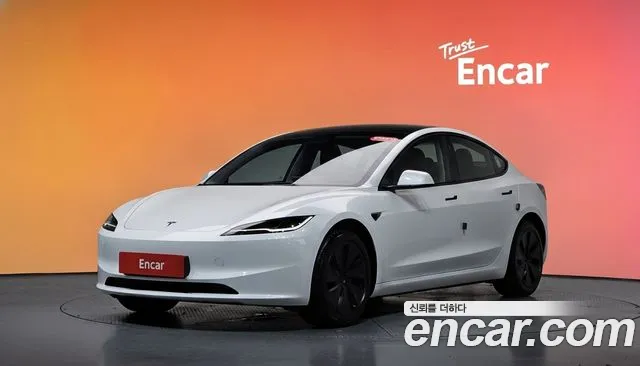 Фотография автомобиля — Tesla Model 3