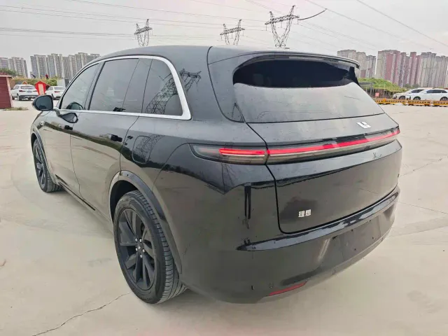 Li Auto L7 — Фото автомобиля 10