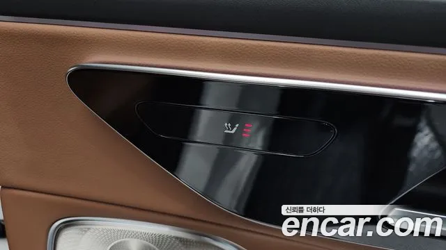Mercedes-Benz E-Class — Фото автомобиля 21