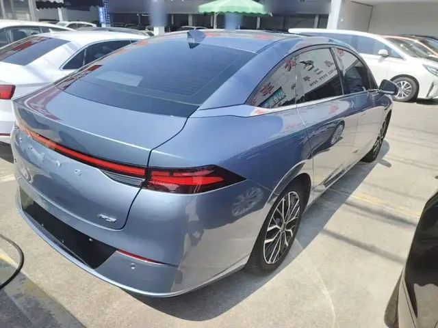 Xpeng P5 — Фото автомобиля 6