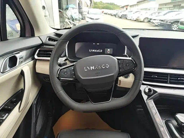 Lynk & Co 06 — Фото автомобиля 10