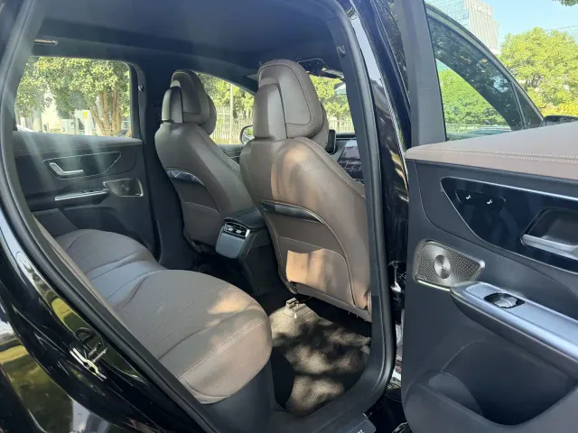 Mercedes-Benz EQE SUV — Фото автомобиля 12