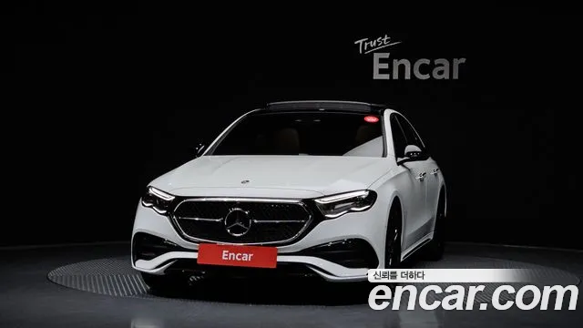 Mercedes-Benz E-Class — Фото автомобиля 3