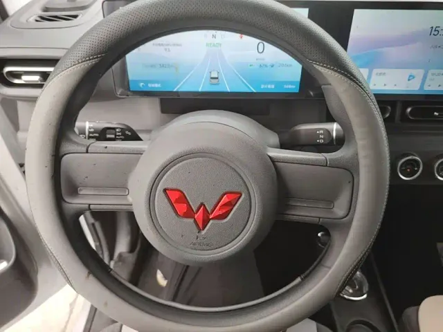 Wuling Zhiguang NEV — Фото автомобиля 10