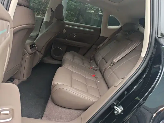 IM Motors LS6 — Фото автомобиля 16