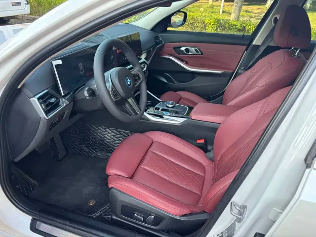 BMW i3 — Фото автомобиля 14