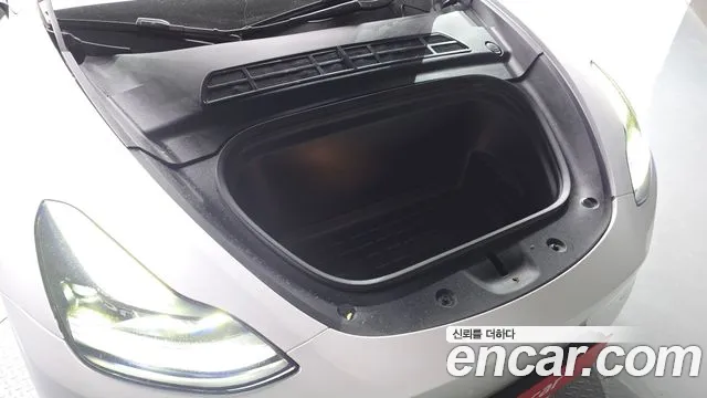 Tesla Model Y — Фото автомобиля 6