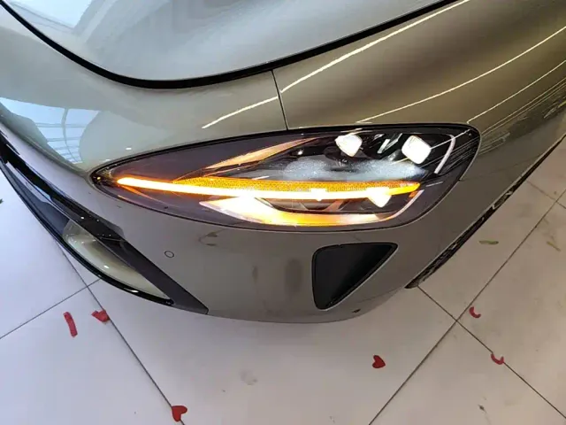 Xiaomi SU7 — Фото автомобиля 23