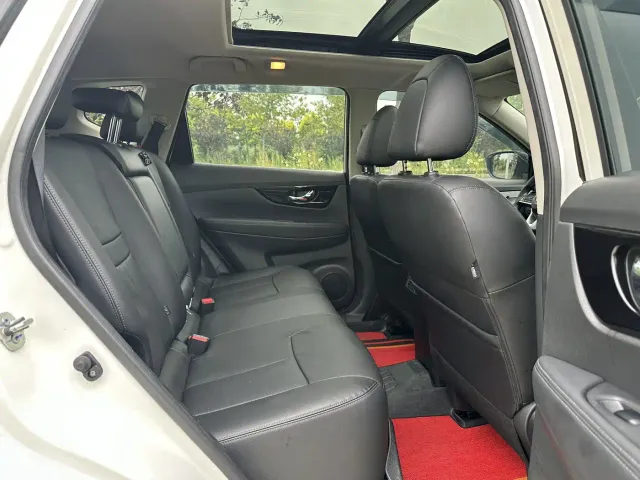 Nissan X-Trail — Фото автомобиля 10
