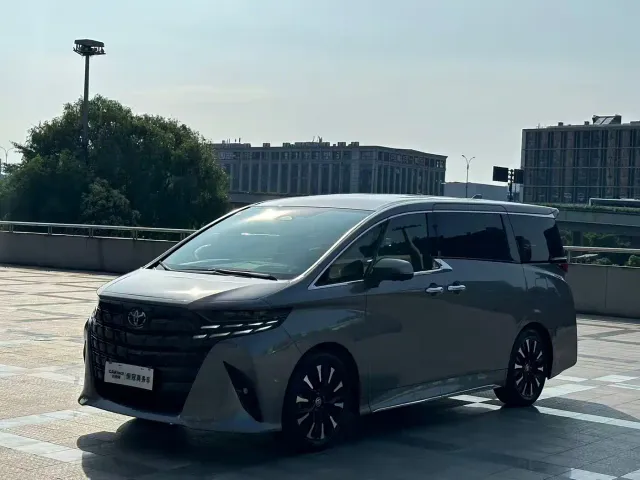 Фотография автомобиля — Toyota Alphard