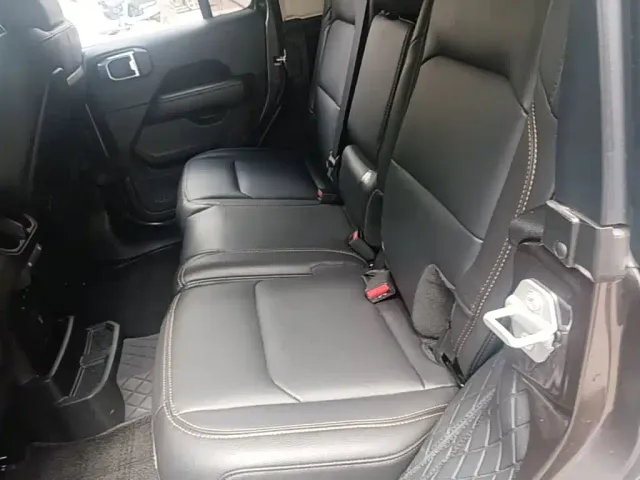 Jeep Wrangler — Фото автомобиля 16