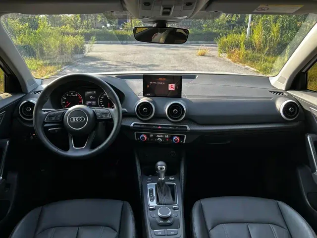 Audi Q2L — Фото автомобиля 14