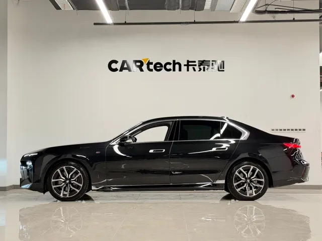 BMW 7 Series — Фото автомобиля 5