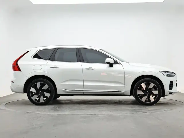 Volvo XC60 — Фото автомобиля 5