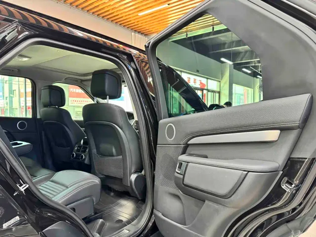 Land Rover Discovery — Фото автомобиля 10