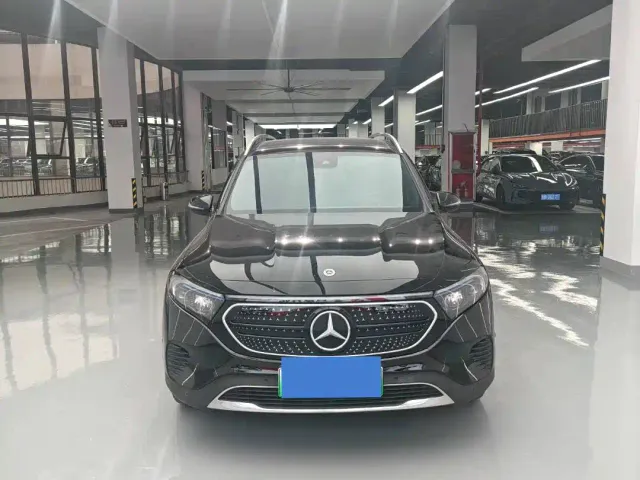 Фотография автомобиля — Mercedes-Benz EQB