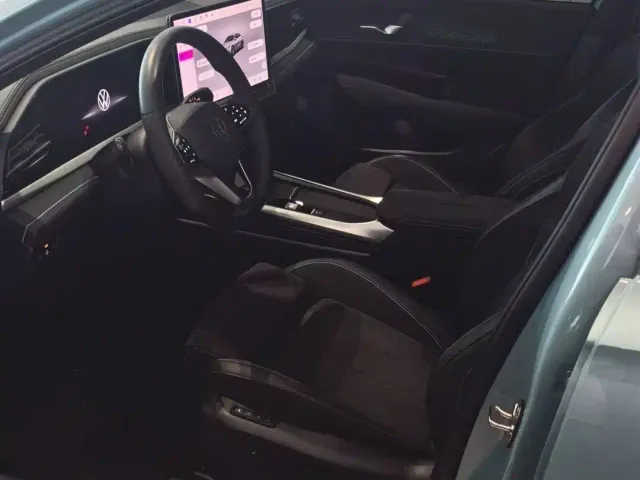 Volkswagen Passat — Фото автомобиля 12