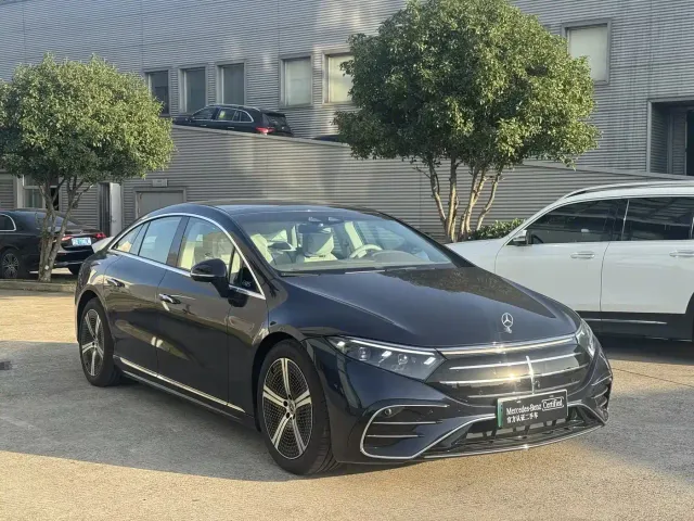 Mercedes-Benz EQS — Фото автомобиля 3
