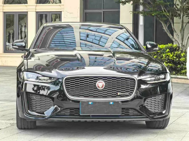 Jaguar XEL — Фото автомобиля 2