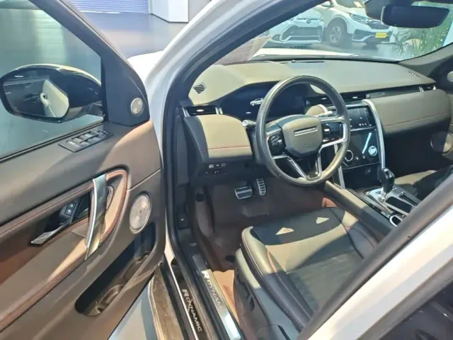 Land Rover Discovery Sport — Фото автомобиля 15