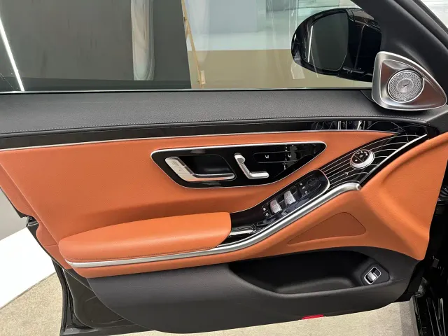 Mercedes-Benz S-Class — Фото автомобиля 8