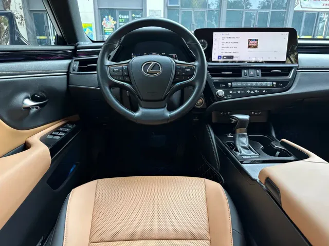 Lexus ES — Фото автомобиля 6