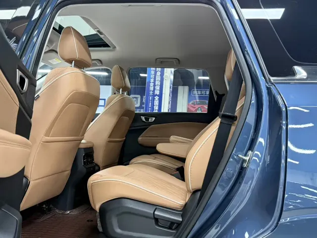 Wuling Jiachen — Фото автомобиля 17