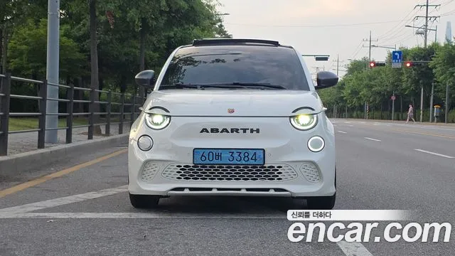 Fiat 500e — Фото автомобиля 3