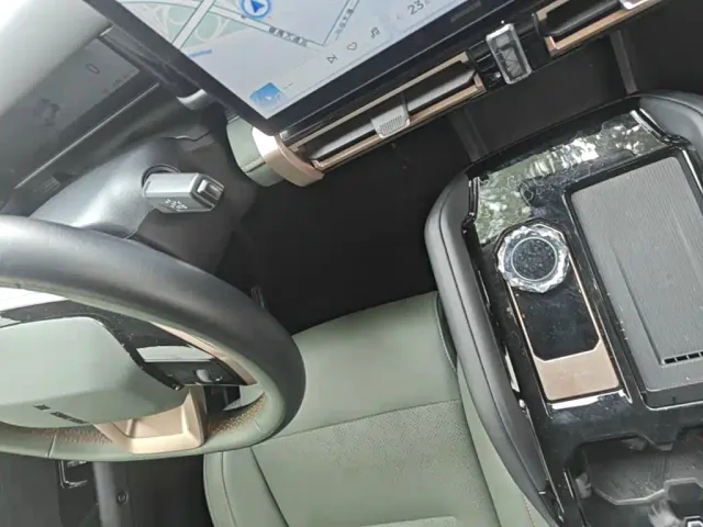 iCAR 03 — Фото автомобиля 13