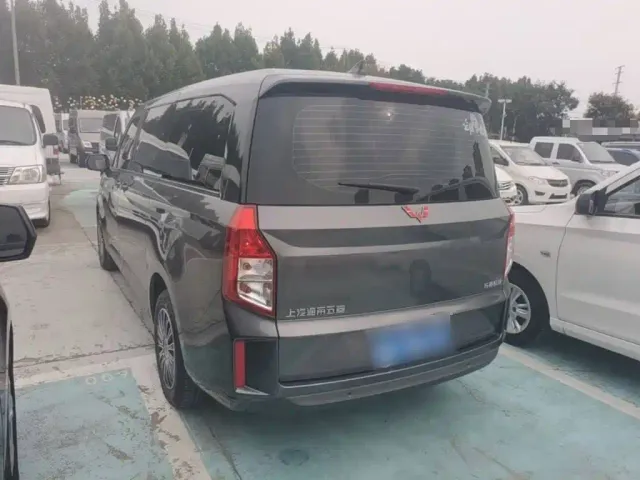 Wuling Zhengcheng — Фото автомобиля 4