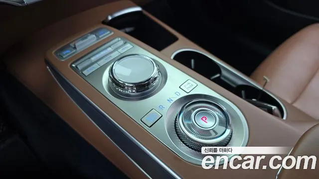 Genesis GV70 2.5T Бензин AWD — Фото автомобиля 9