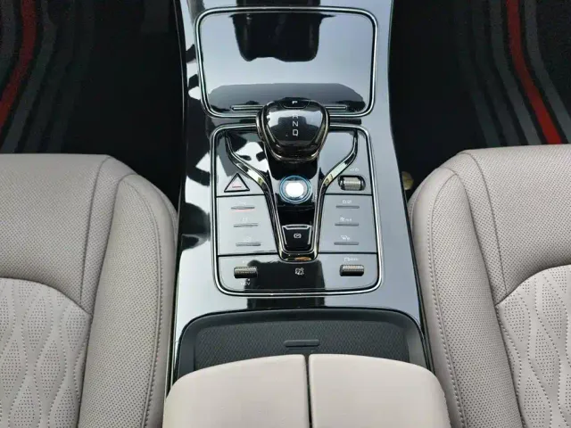 BYD Han — Фото автомобиля 16