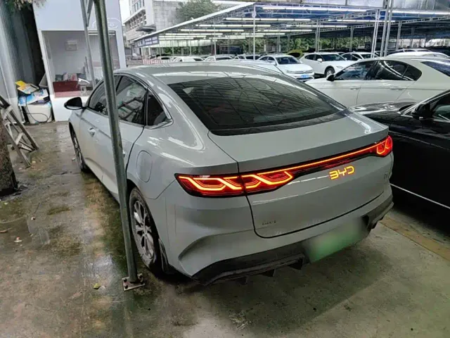 BYD Qin L — Фото автомобиля 4