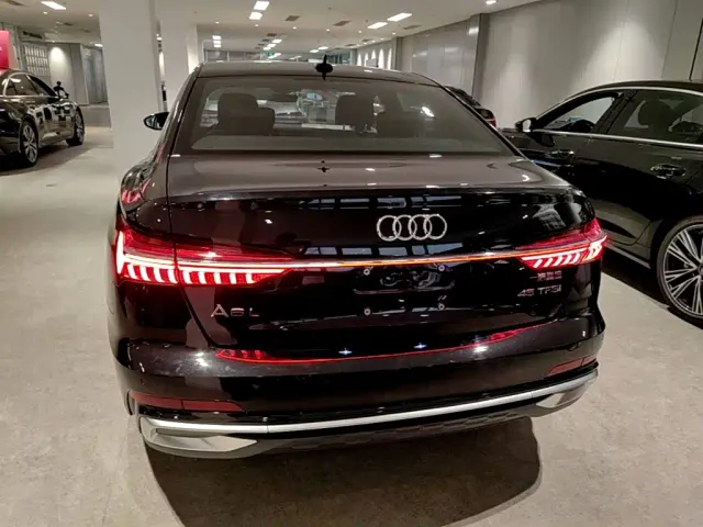 Audi A6L — Фото автомобиля 5