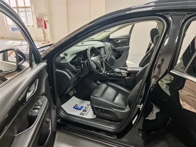 Buick Envision Plus — Фото автомобиля 8