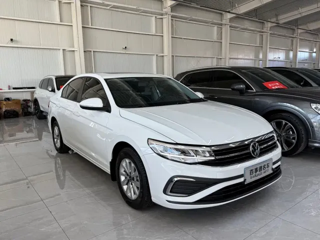 Volkswagen Bora 2023 1.5L Auto Free Ride Limited Edition — Фото автомобиля 3