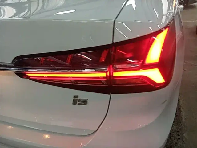 Roewe i5 — Фото автомобиля 7