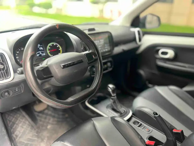 Roewe Clever — Фото автомобиля 5