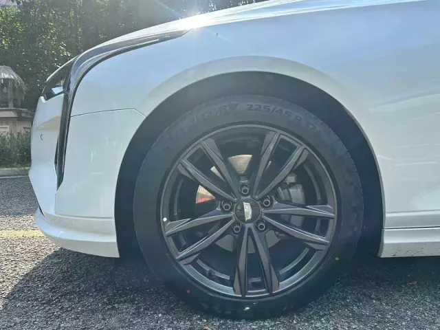Cadillac CT4 — Фото автомобиля 11
