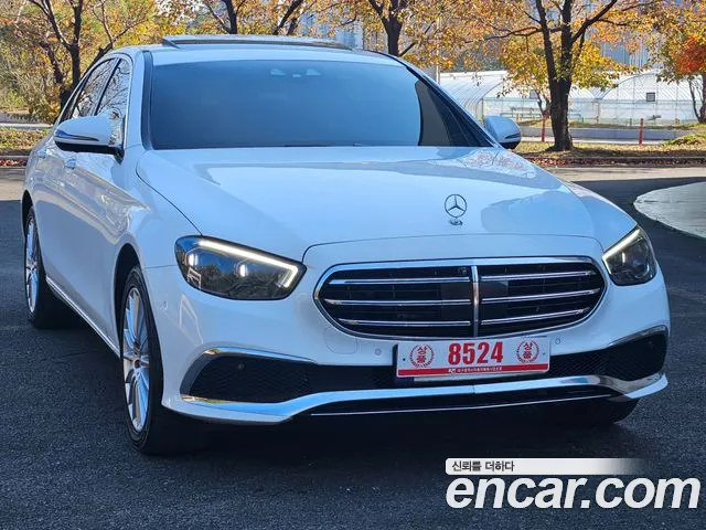 Mercedes-Benz E-Class — Фото автомобиля 2